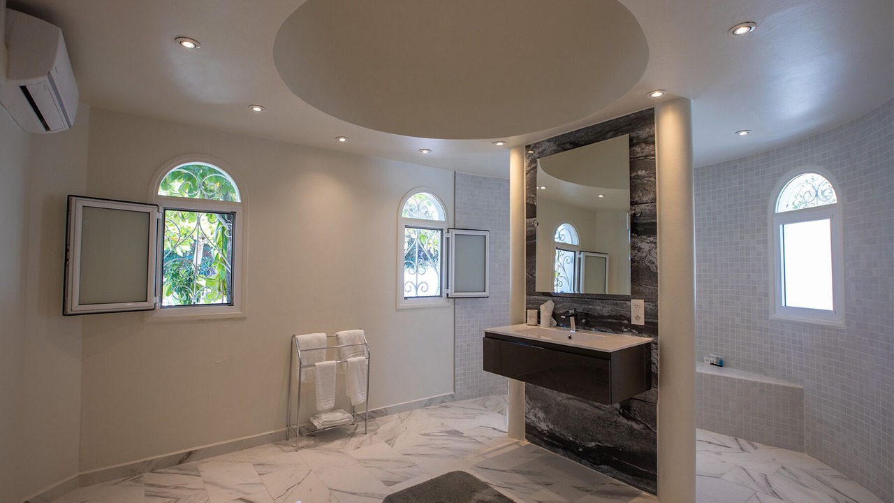 Photo of Bathroom in Orient Bay