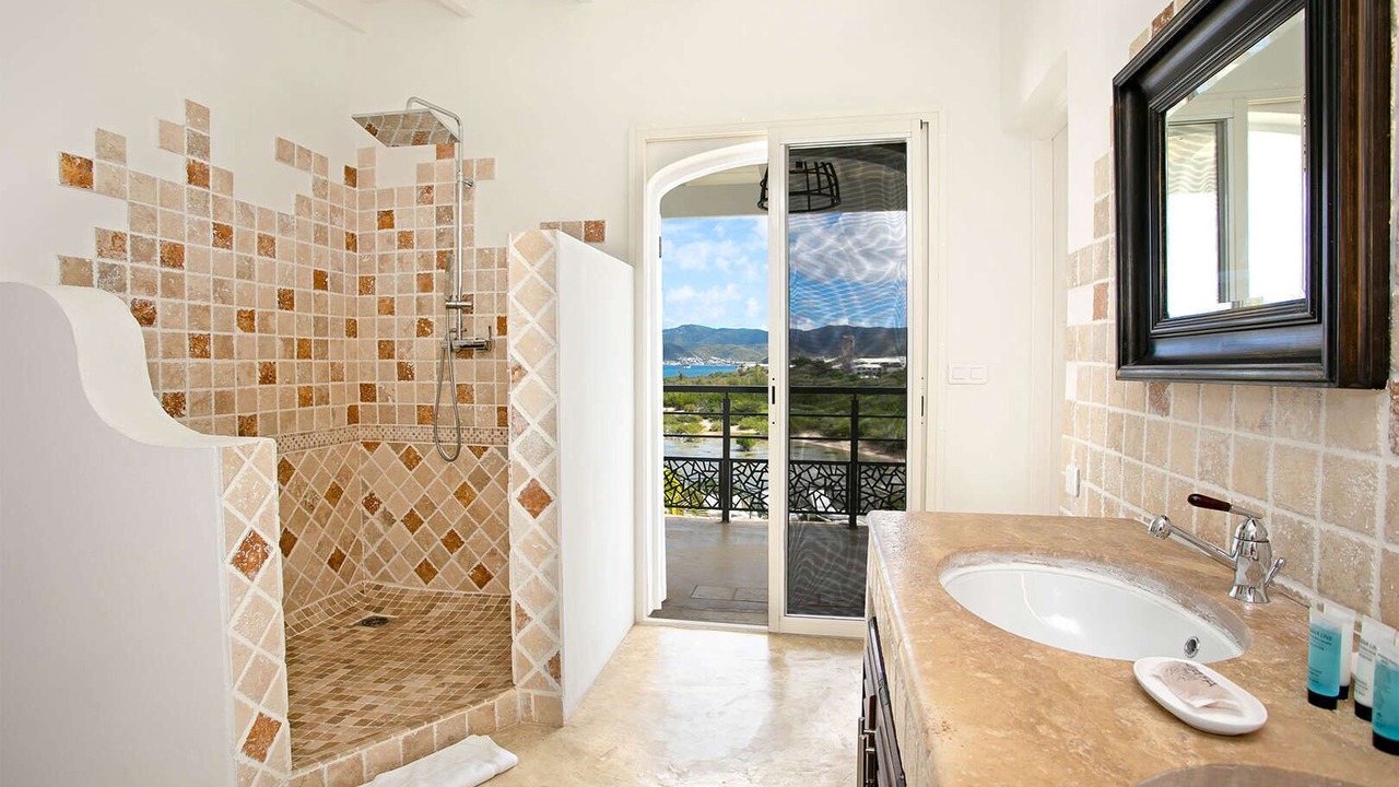 Photo of Bathroom in Nettle Bay