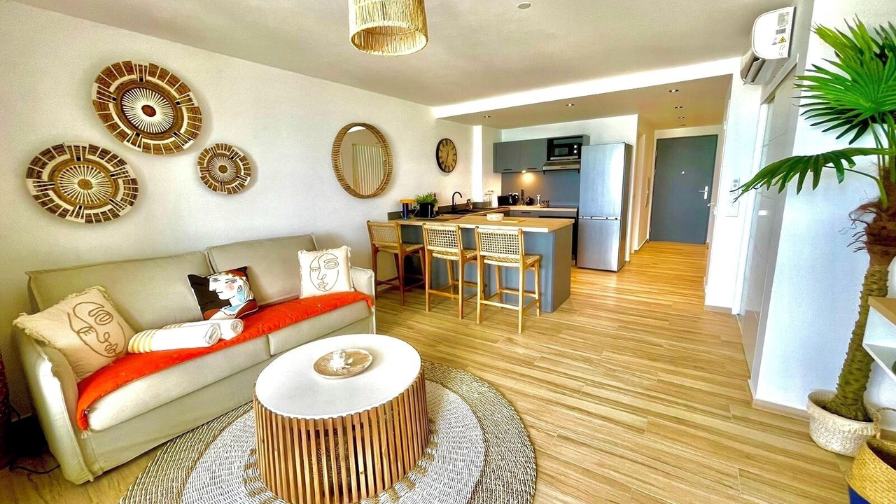 Photo of Livingroom in Orient Bay