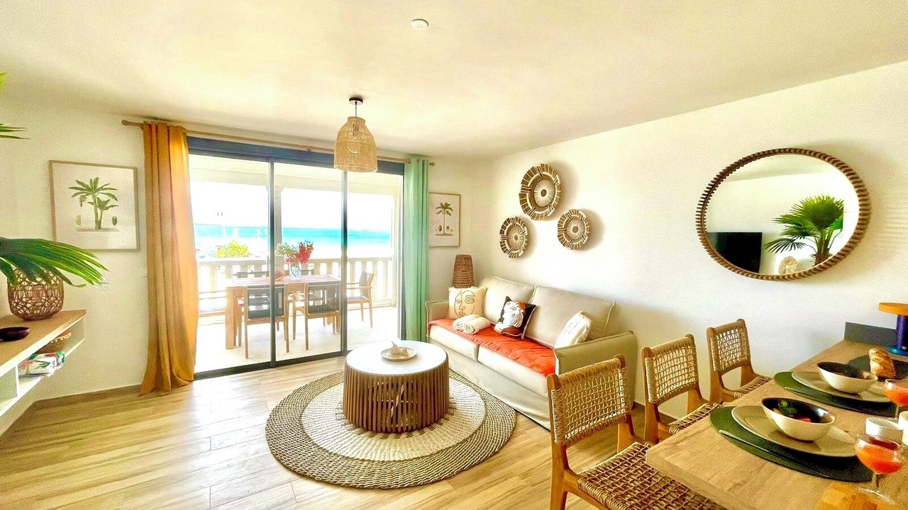 Photo of Livingroom in Orient Bay