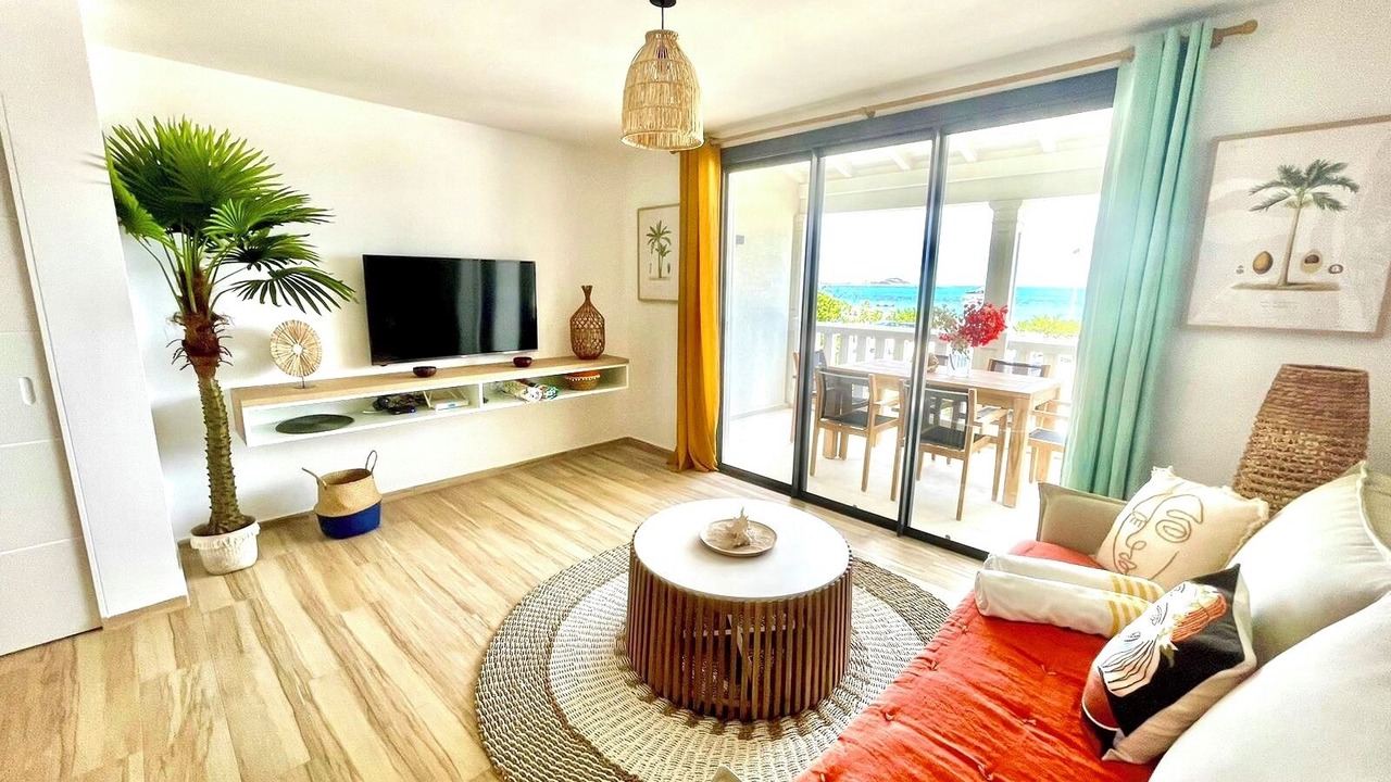 Photo of Livingroom in Orient Bay