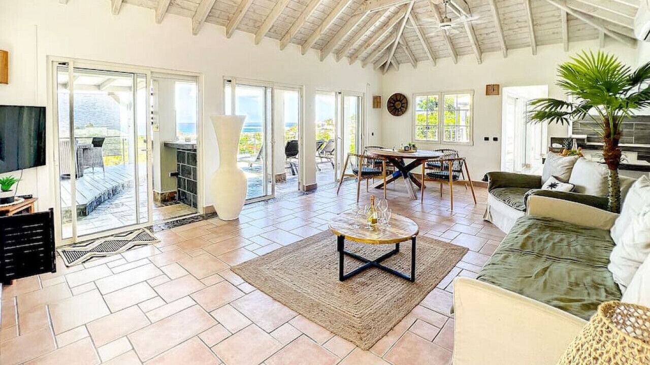 Photo of Livingroom in Orient Bay