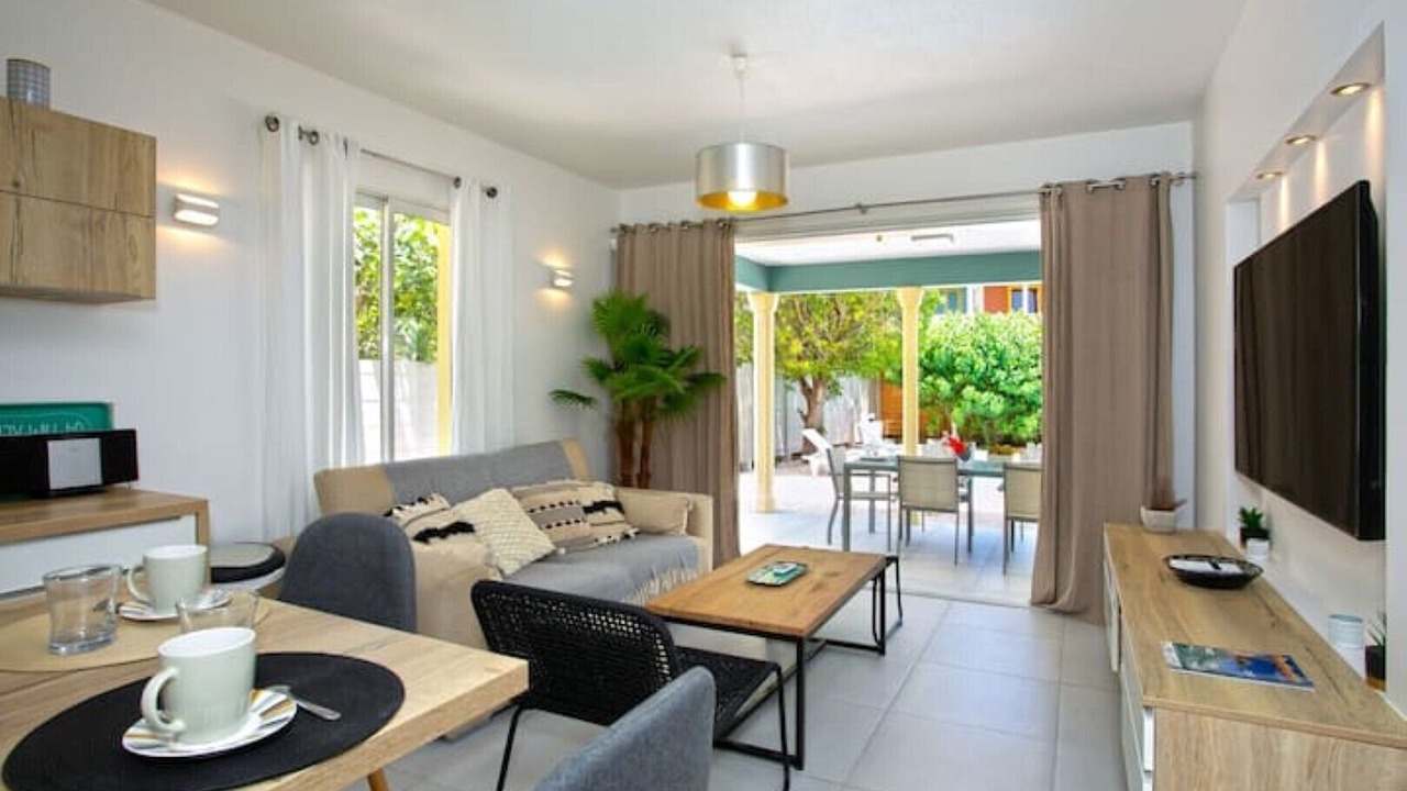 Photo of Livingroom in Orient Bay