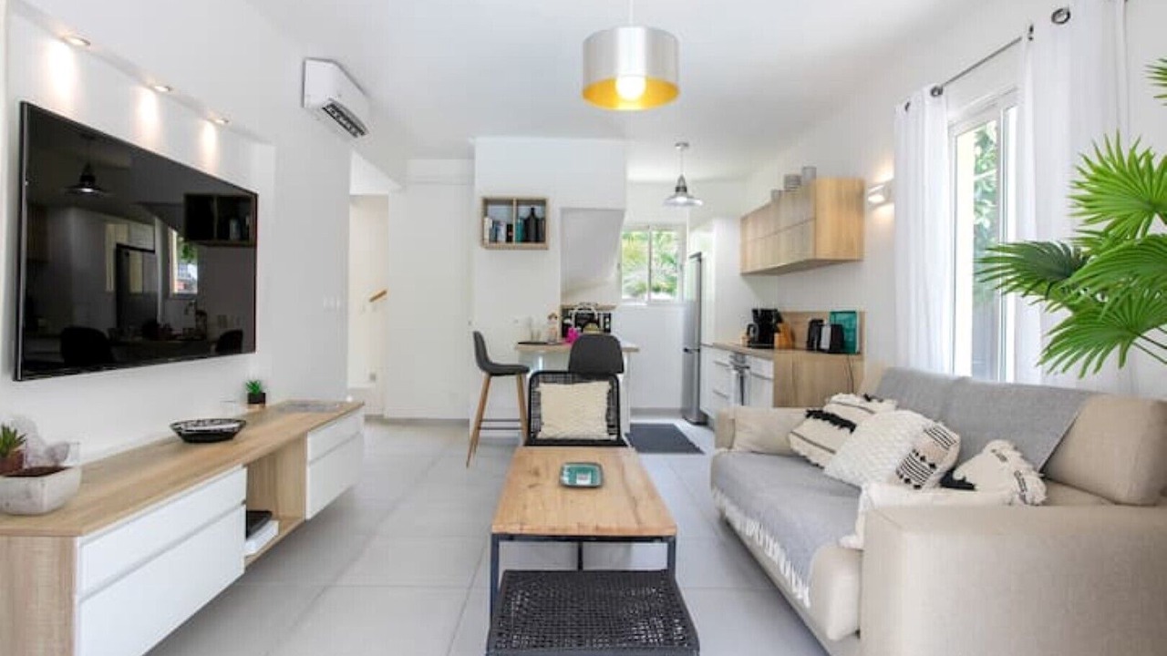 Photo of Livingroom in Orient Bay
