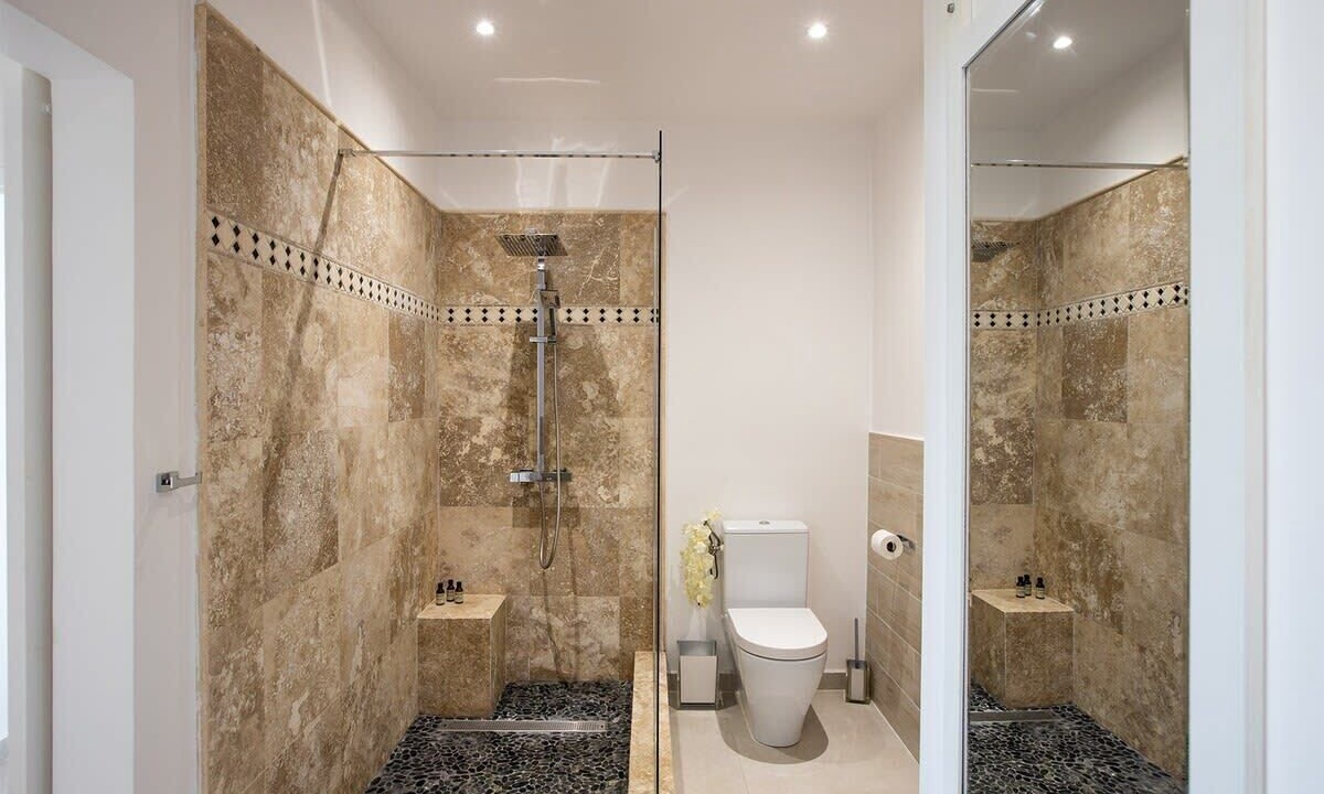 Photo of Bathroom in Les Terres Basses
