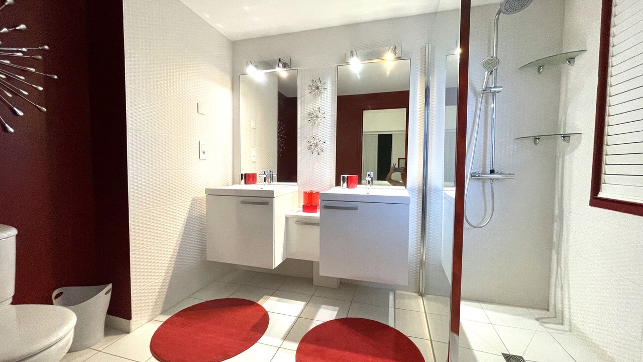 Photo of Bathroom in Orient Bay