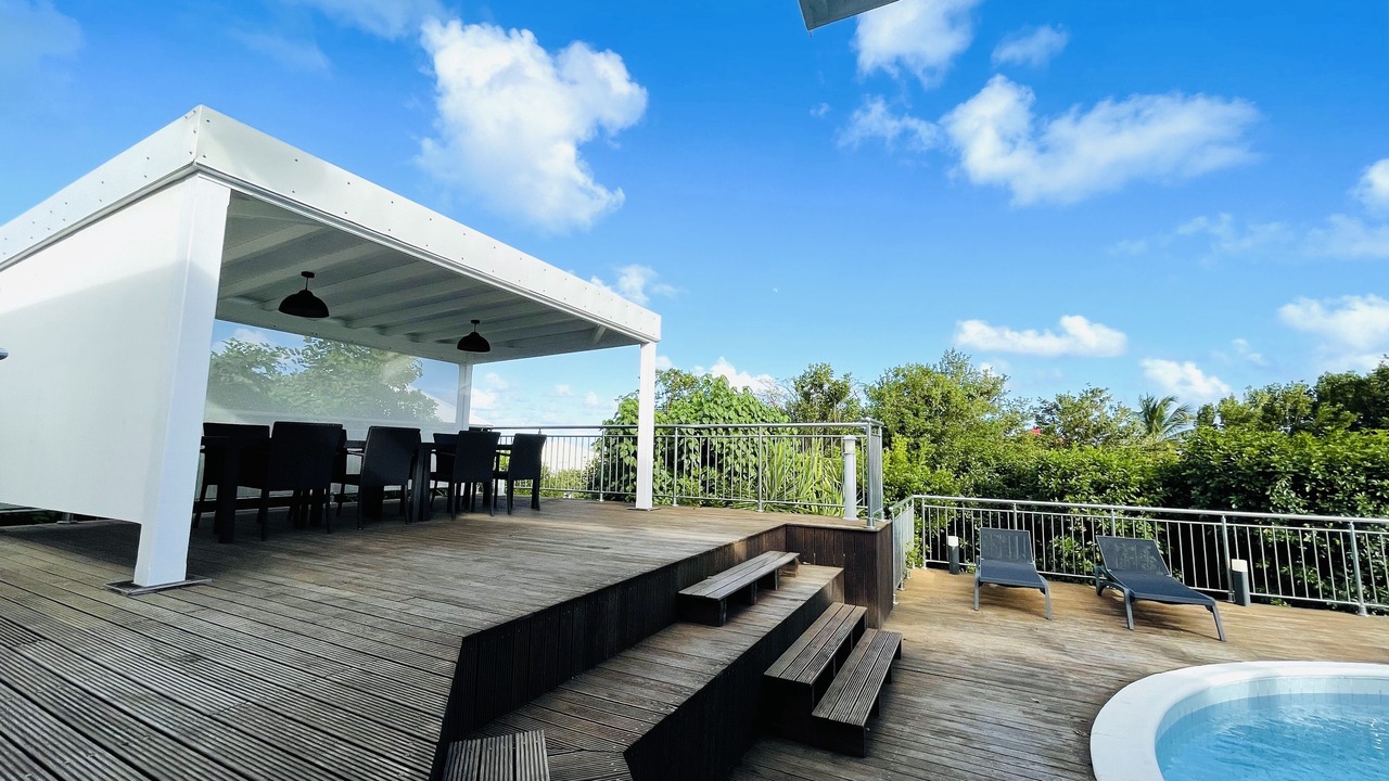 Photo of Patio Balcony in Orient Bay