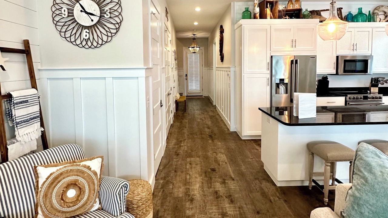 Photo of Livingroom in Silver Sands Beach