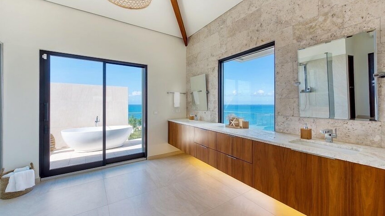 Photo of Bathroom in Les Terres Basses