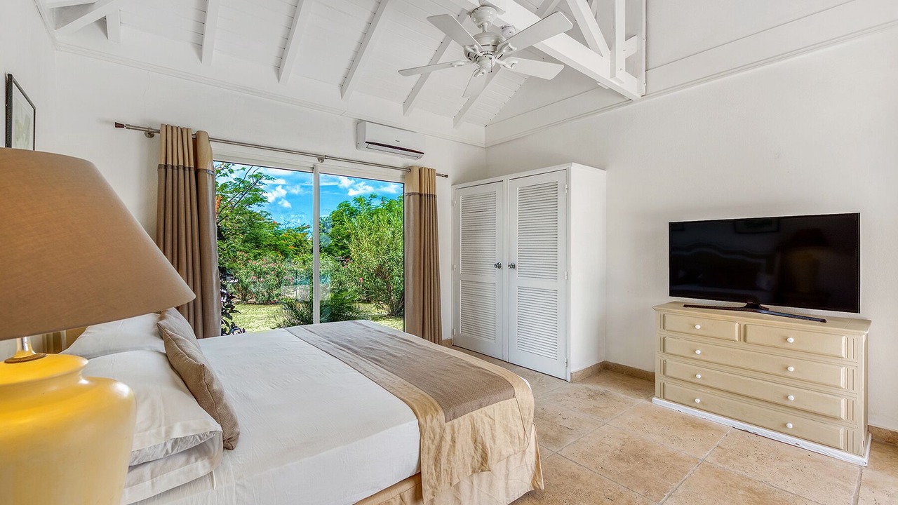 Photo of Bedroom in Plum Bay