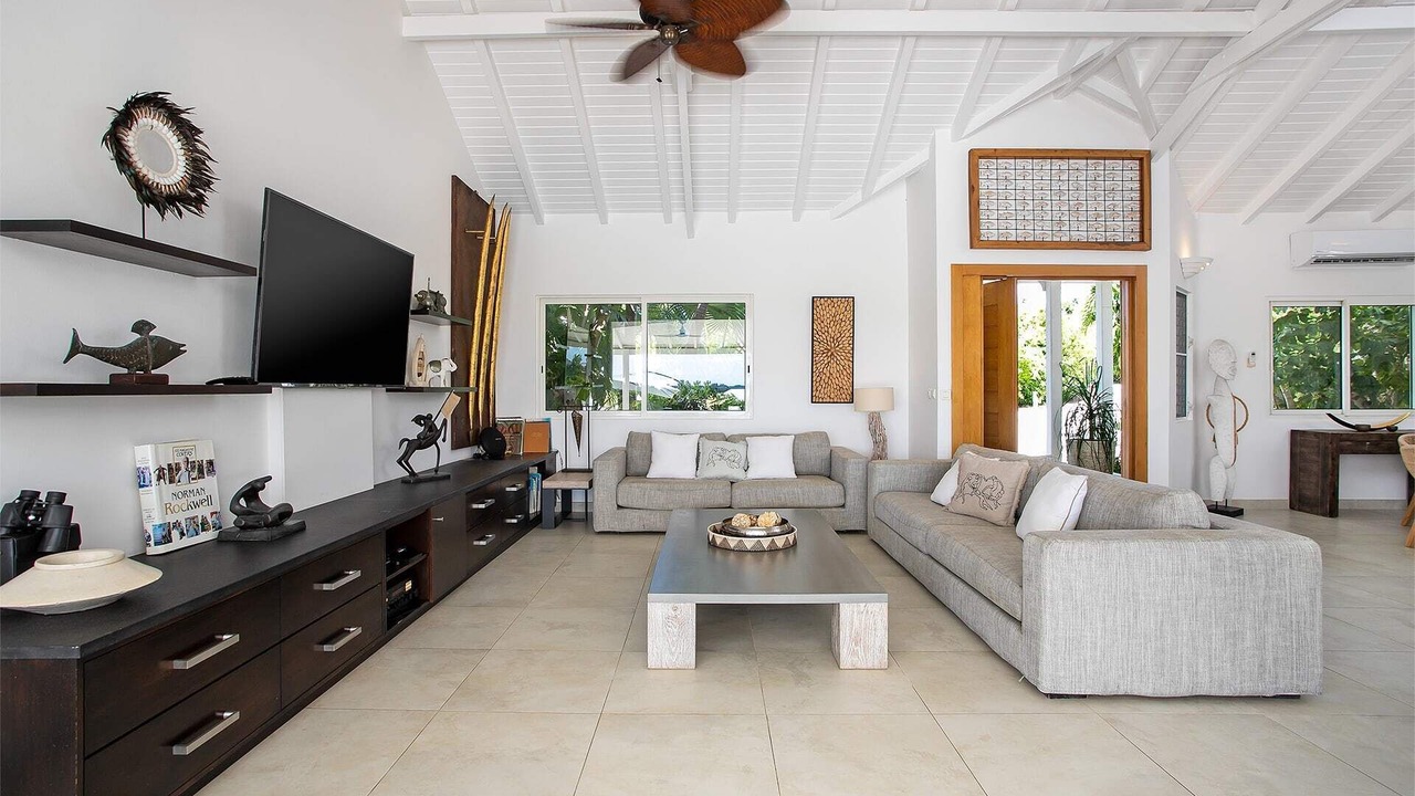 Photo of Livingroom in Plum Bay