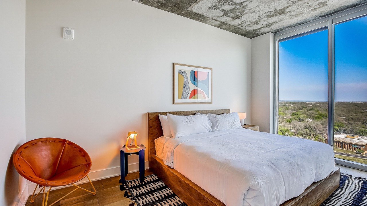 Photo of Bedroom in Rainey Street Historic District