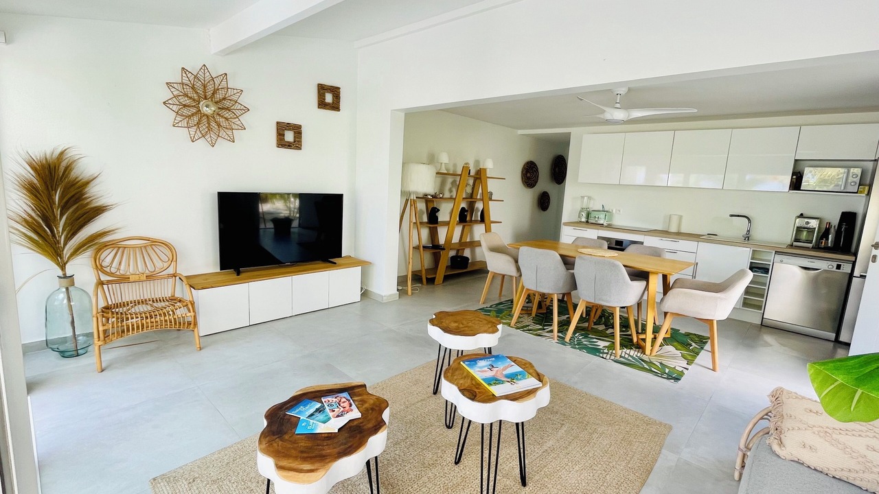 Photo of Livingroom in Nettle Bay