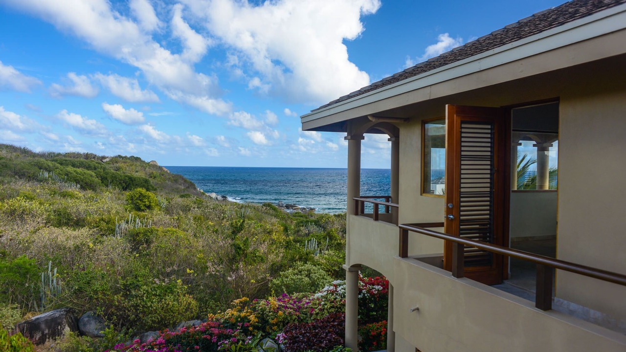 Photo of Outdoor in Little Trunk Bay