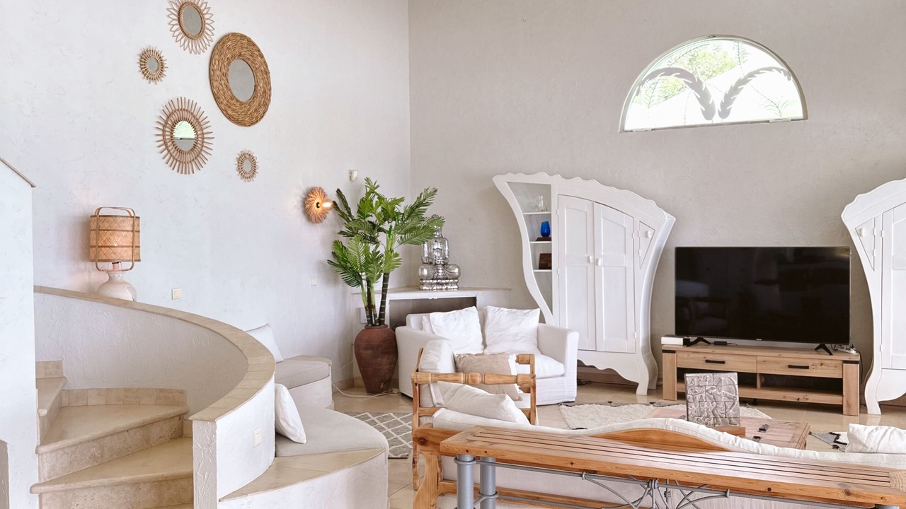 Photo of Livingroom in Orient Bay