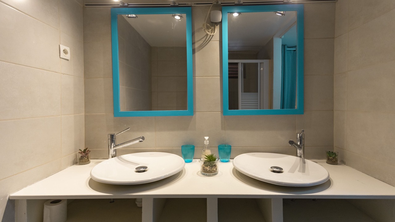 Photo of Bathroom in Marigot