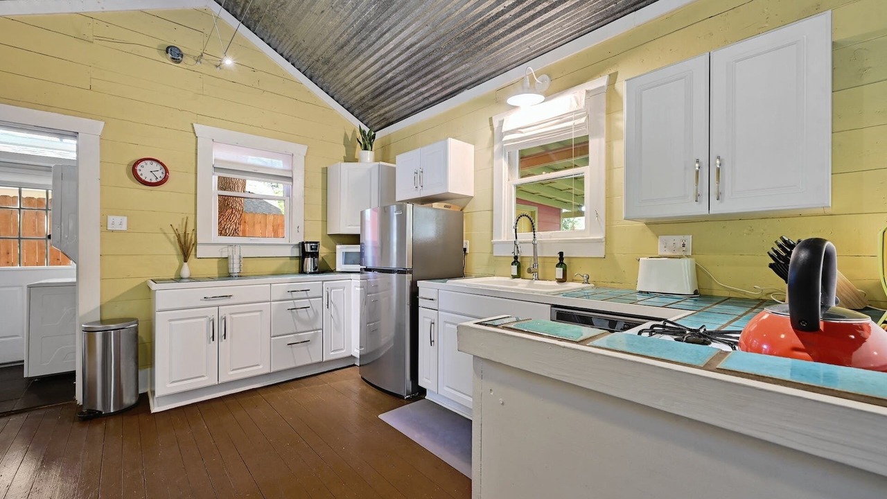 Photo of Kitchen in South River City