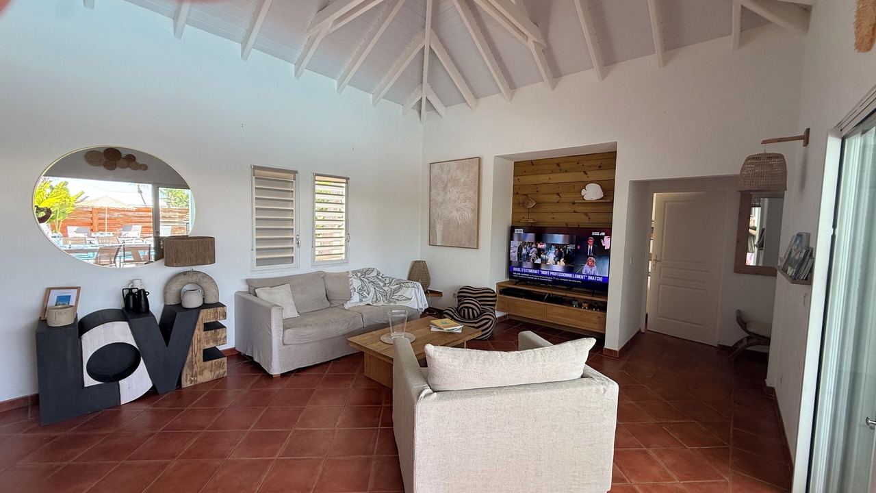 Photo of Livingroom in Orient Bay