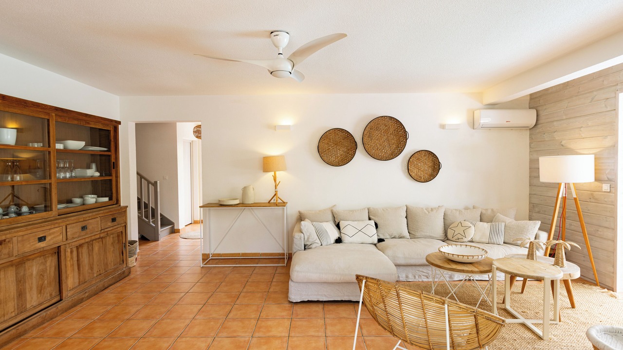 Photo of Livingroom in Orient Bay