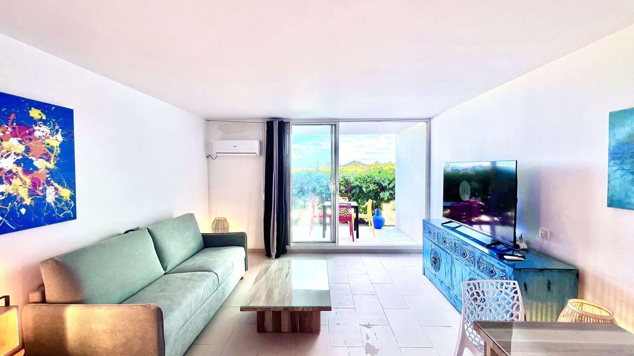 Photo of Livingroom in Orient Bay