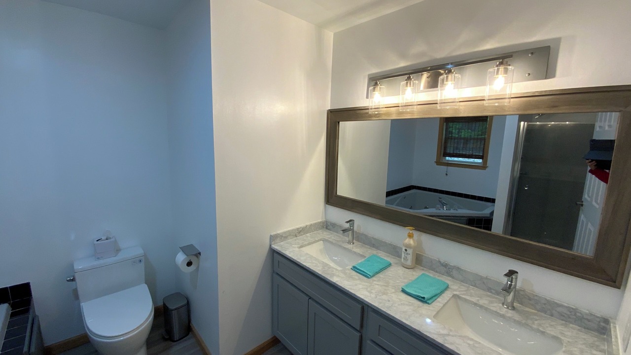 Photo of Bathroom in Jay