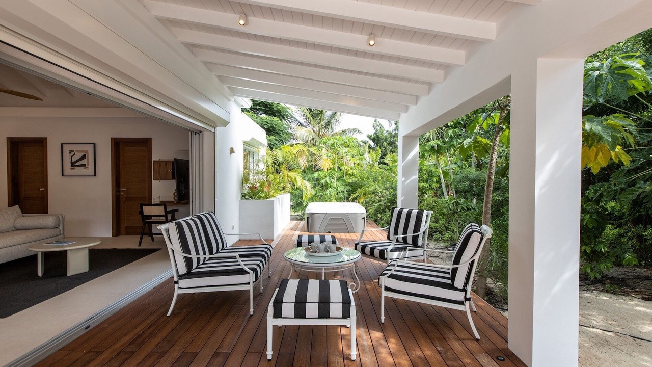 Photo of Patio Balcony in Plum Bay