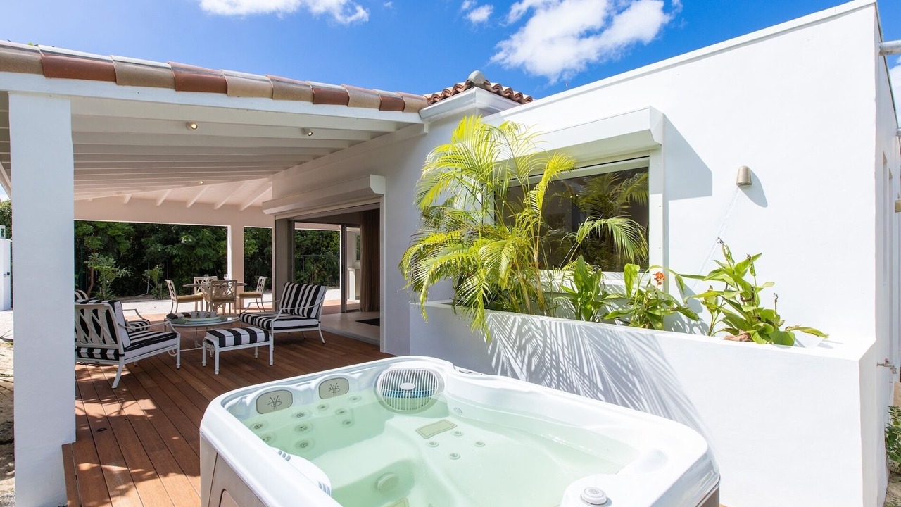Photo of Patio Balcony in Plum Bay