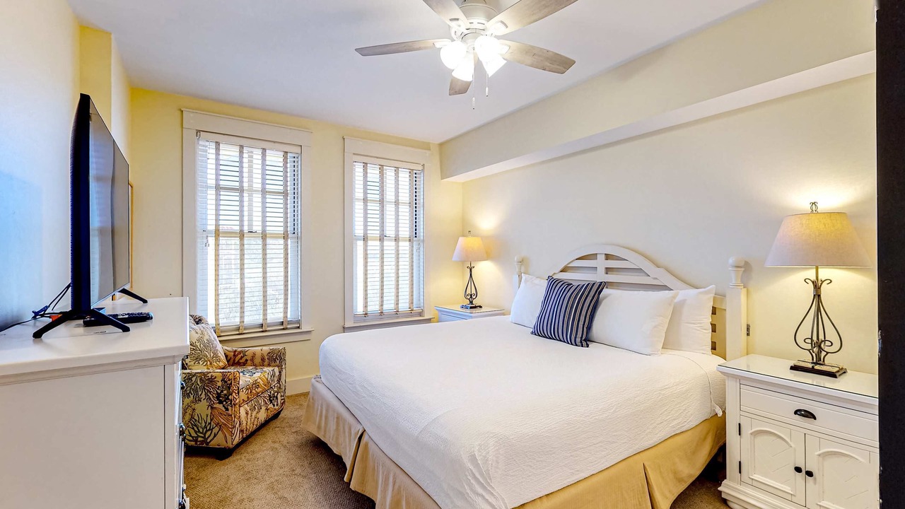 Photo of Bedroom in Baytowne Wharf