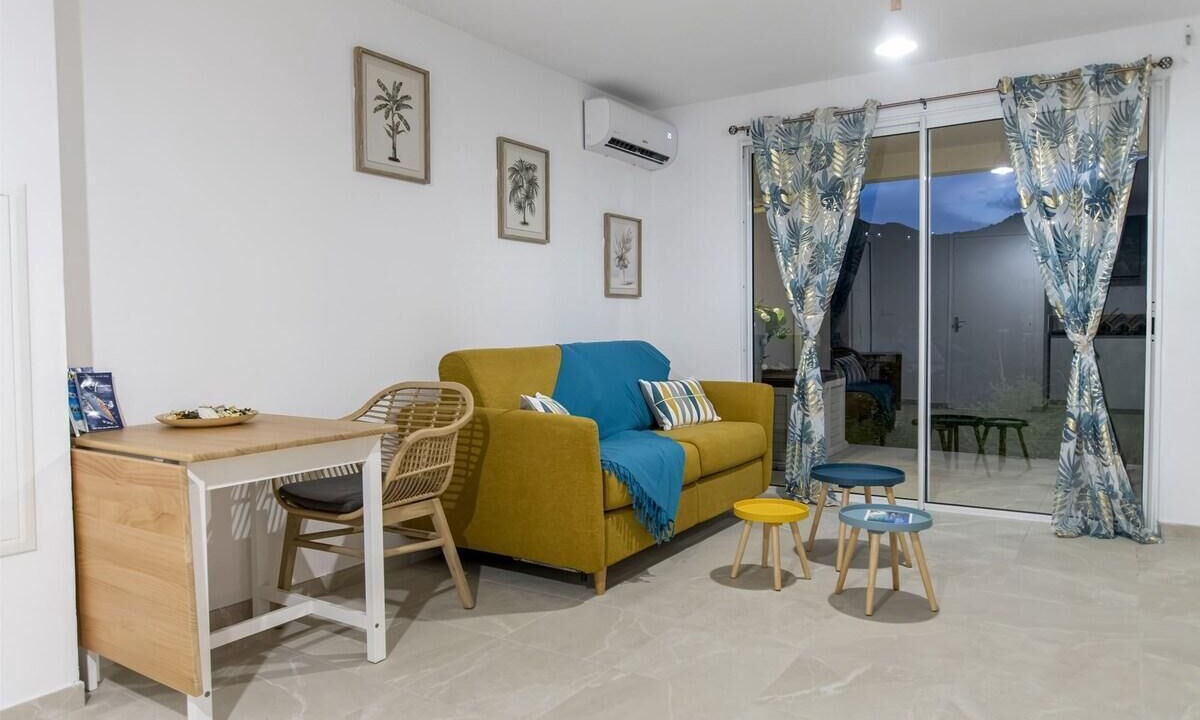 Photo of Livingroom in Cul de Sac