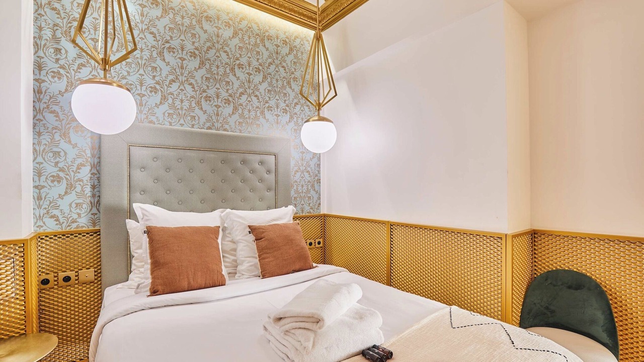 Photo of Bedroom in 8th Arrondissement