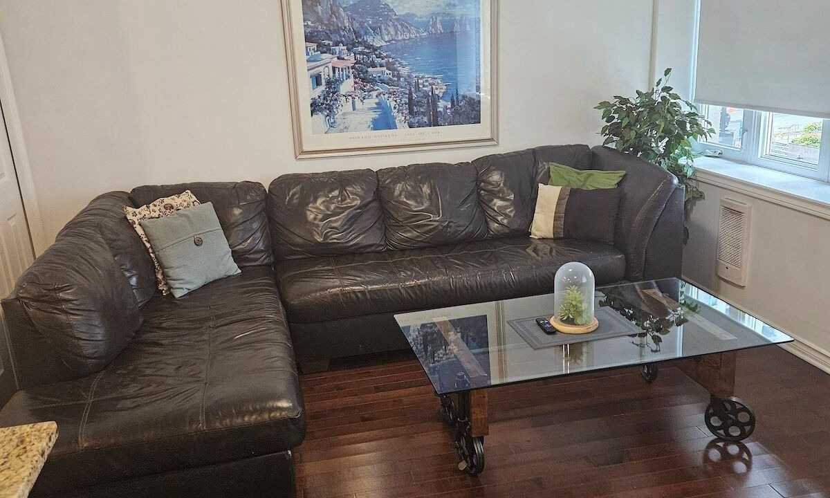 Photo of Livingroom in Downtown Ottawa
