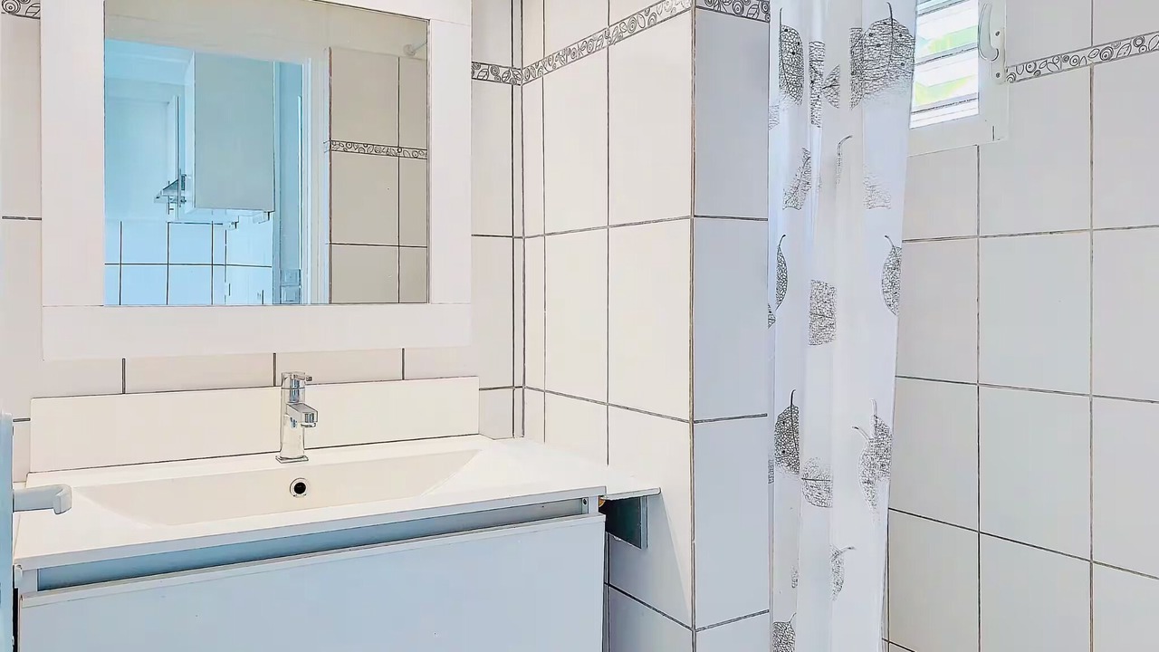 Photo of Bathroom in Oyster Pond