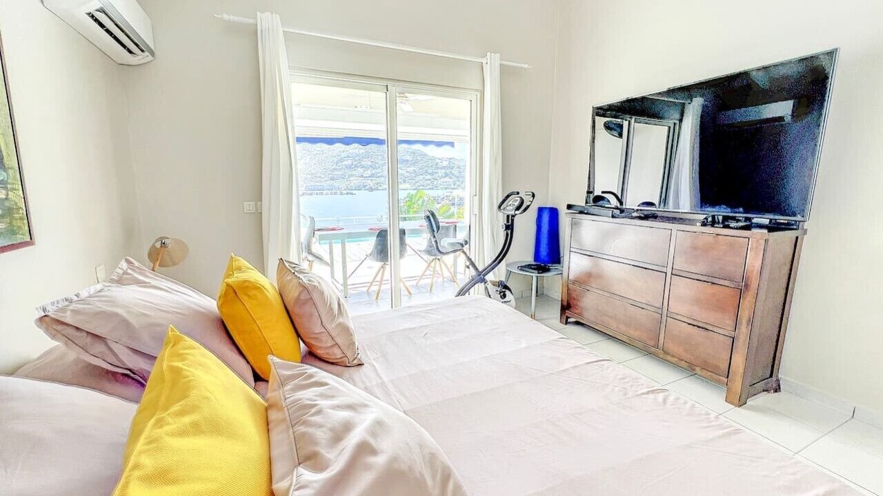 Photo of Bedroom in Oyster Pond