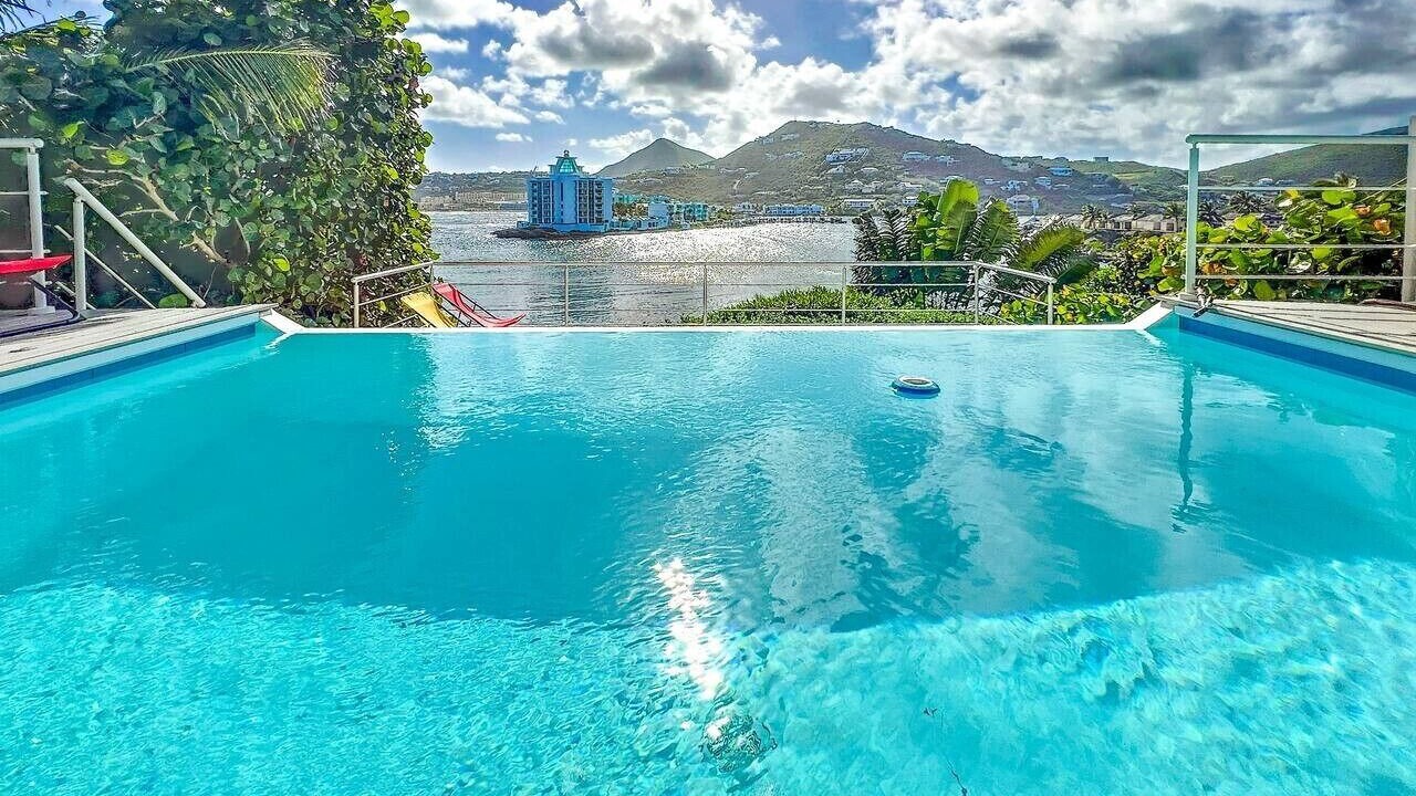 Photo of Outdoor in Oyster Pond