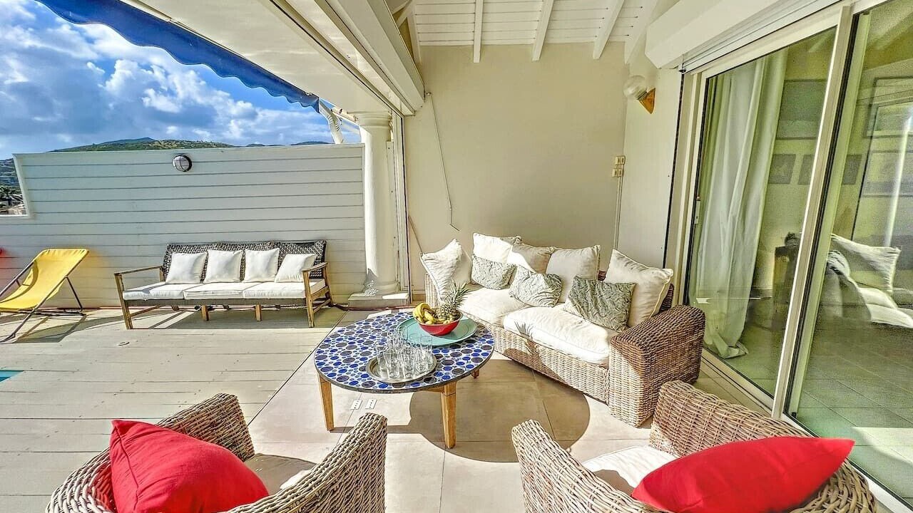 Photo of Patio Balcony in Oyster Pond