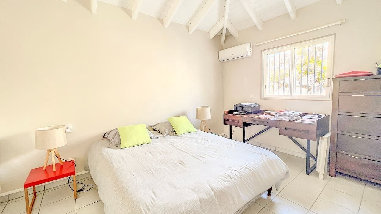 Photo of Bedroom in Oyster Pond