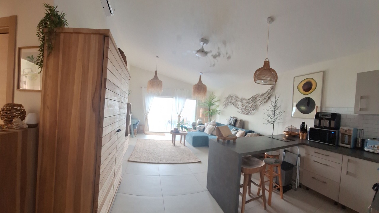 Photo of Livingroom in Oyster Pond