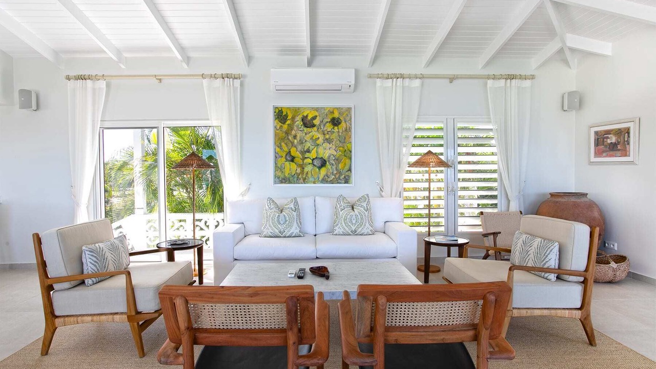 Photo of Livingroom in Plum Bay