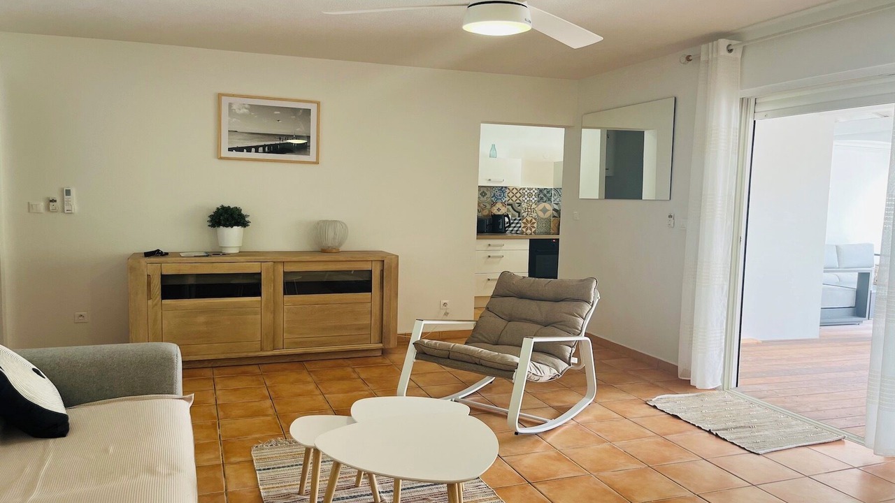 Photo of Livingroom in Orient Bay