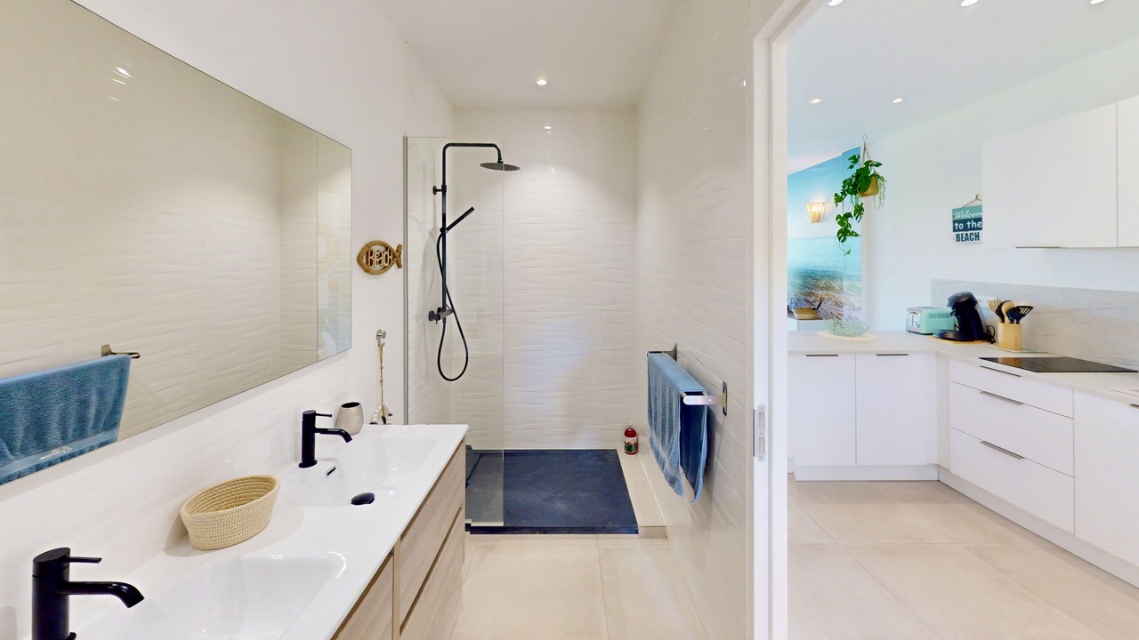 Photo of Bathroom in Anse Marcel