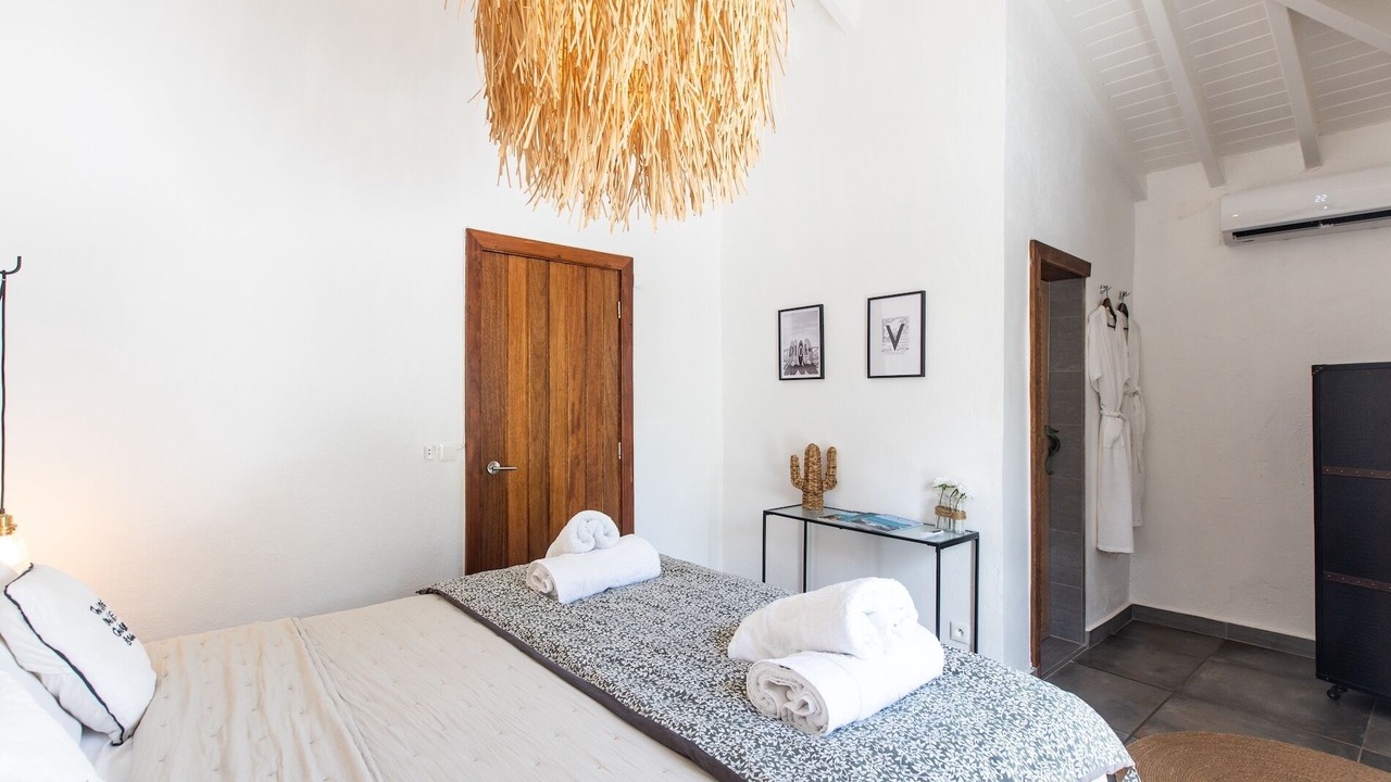 Photo of Bedroom in Plum Bay