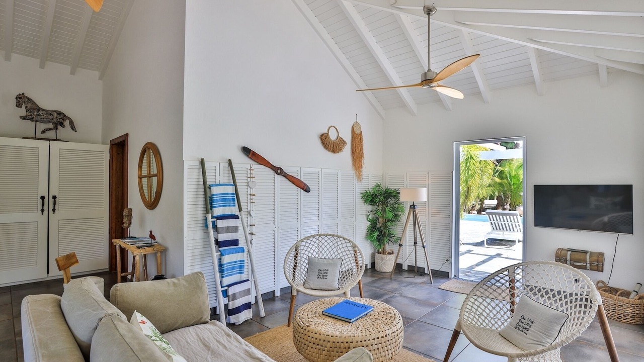 Photo of Livingroom in Plum Bay