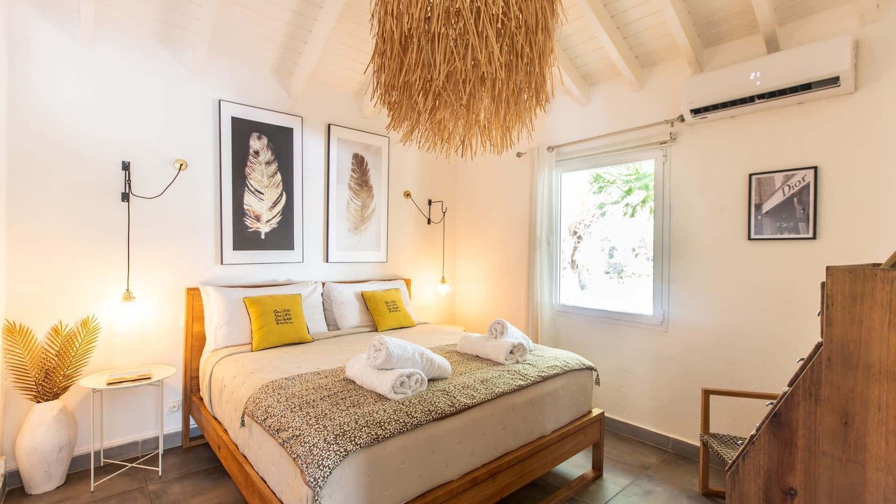 Photo of Bedroom in Plum Bay