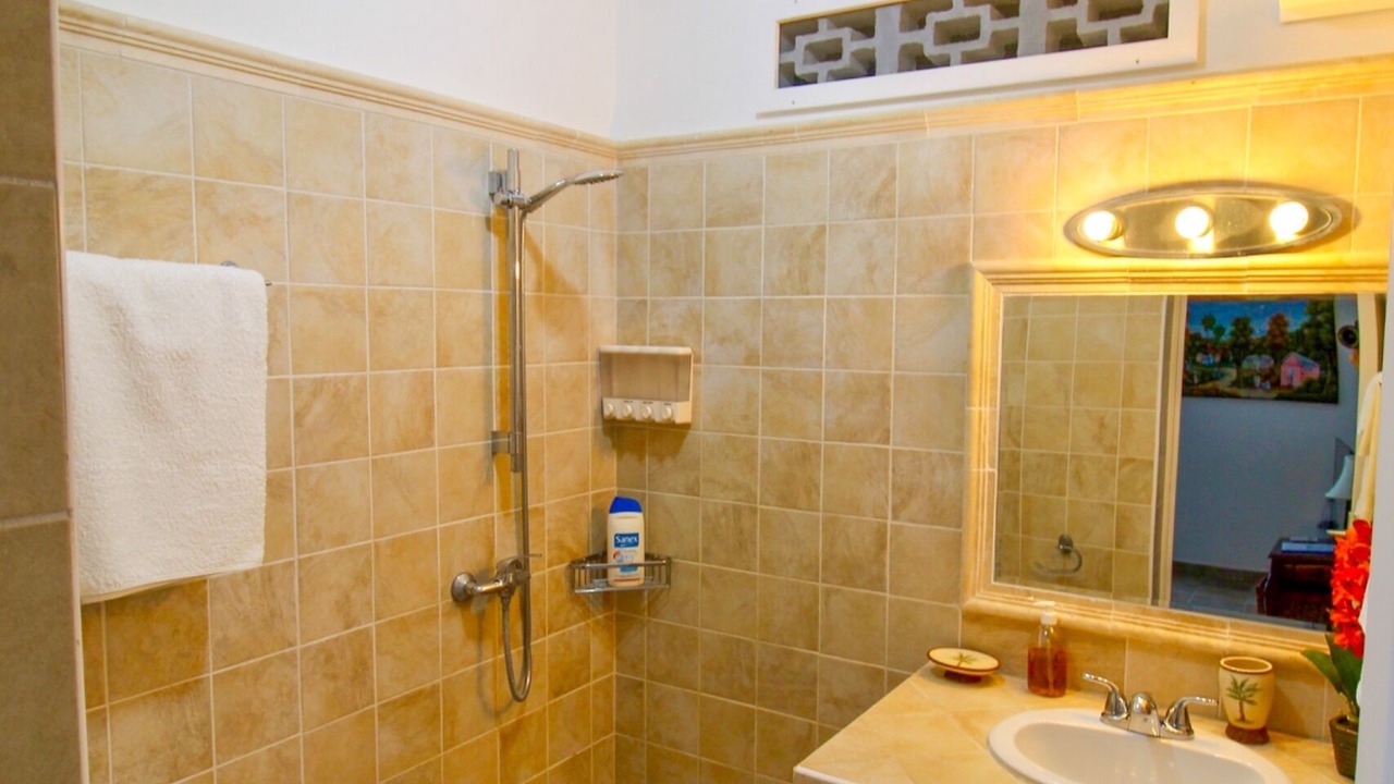 Photo of Bathroom in Grand Case
