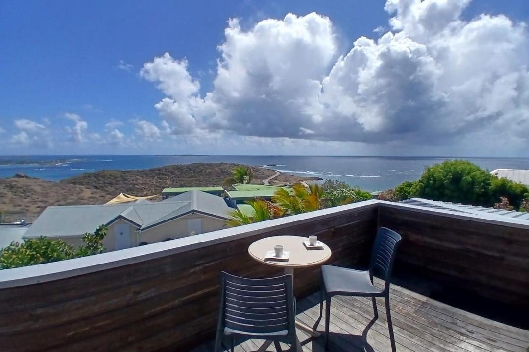 Photo of Patio Balcony in Oyster Pond
