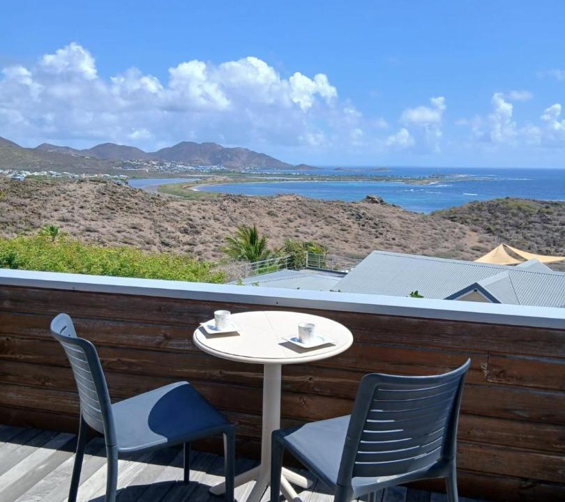Photo of Patio Balcony in Oyster Pond