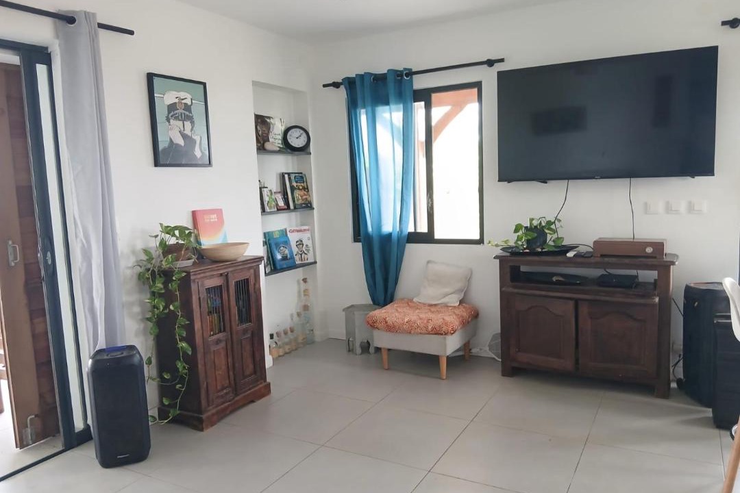 Photo of Livingroom in Oyster Pond