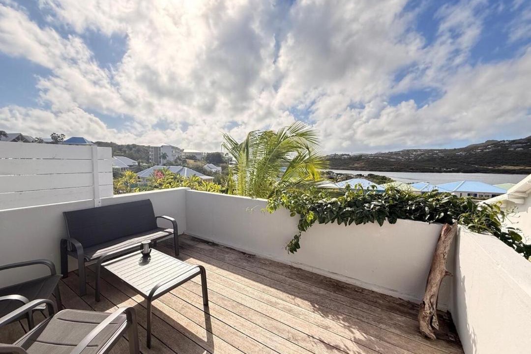 Photo of Patio Balcony in Orient Bay