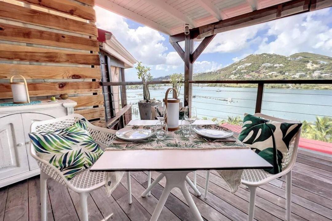 Photo of Patio Balcony in Oyster Pond