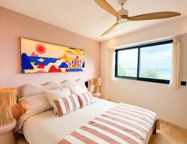 Deluxe One-Bedroom Apartment with Ocean View